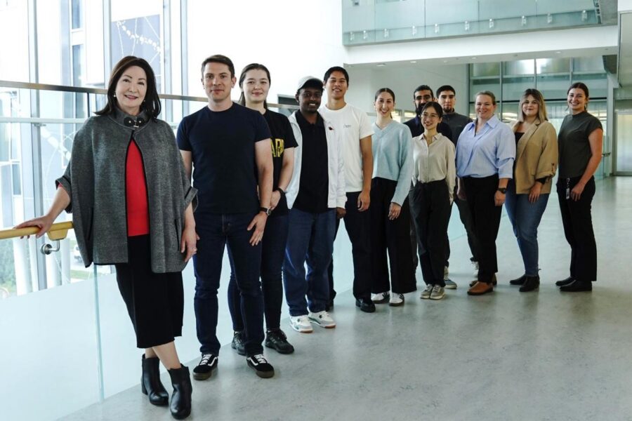 Dr. Cheryl Wellington lab group