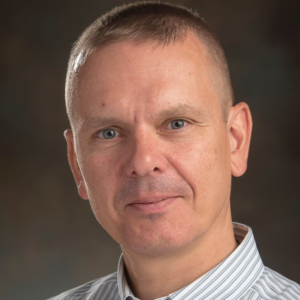 Dr. Krzysztof Starosta